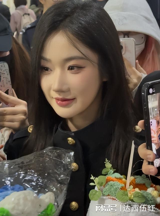 j9九游会登录网址-深圳这夜短剧演员集体